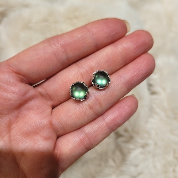 ✨️NEW✨️ S925 MOONSTONE STUD EARRINGS - Picture 3 of 5